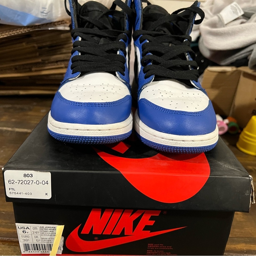 Nike Boys 6Y Air Jordan 1 Mid 575441-403 White Basketball Shoes Sneakers EUC